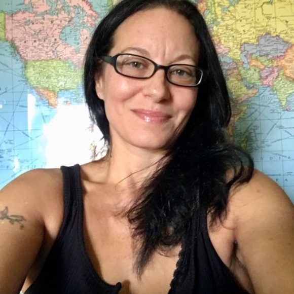 Meet your Posher, Kariann - Picture 1 of 1